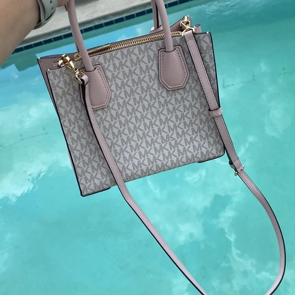 Michael Kors messenger bag - Picture 3 of 9